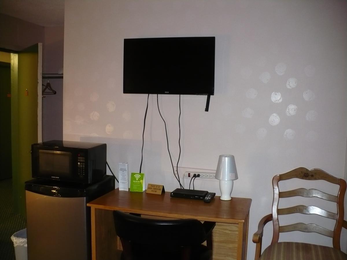 Sheridan Lawrence M Hotel Fort Vermilion Экстерьер фото